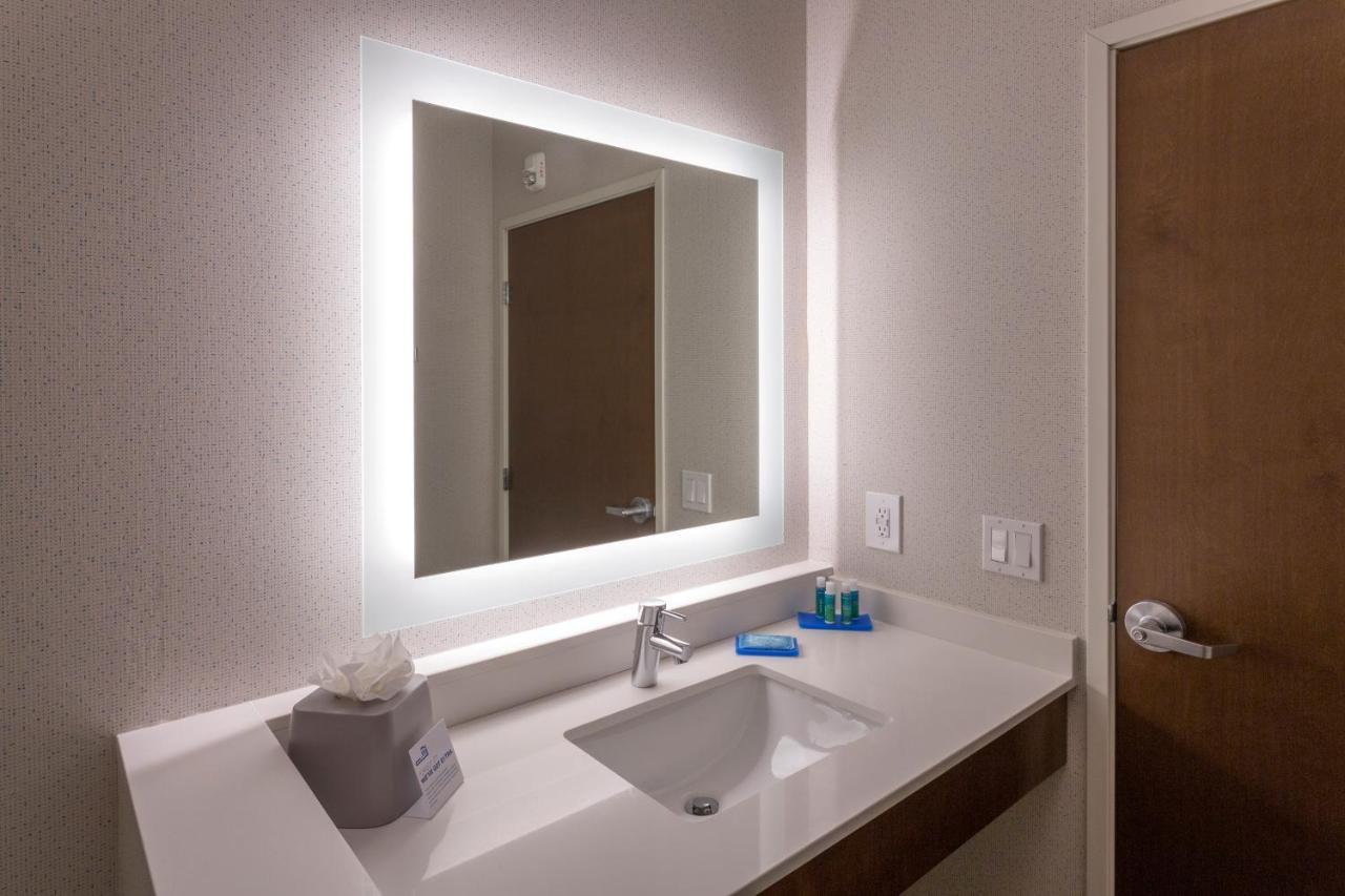 Holiday Inn Express & Suites - Seattle South - Tukwila By Ihg Exteriör bild